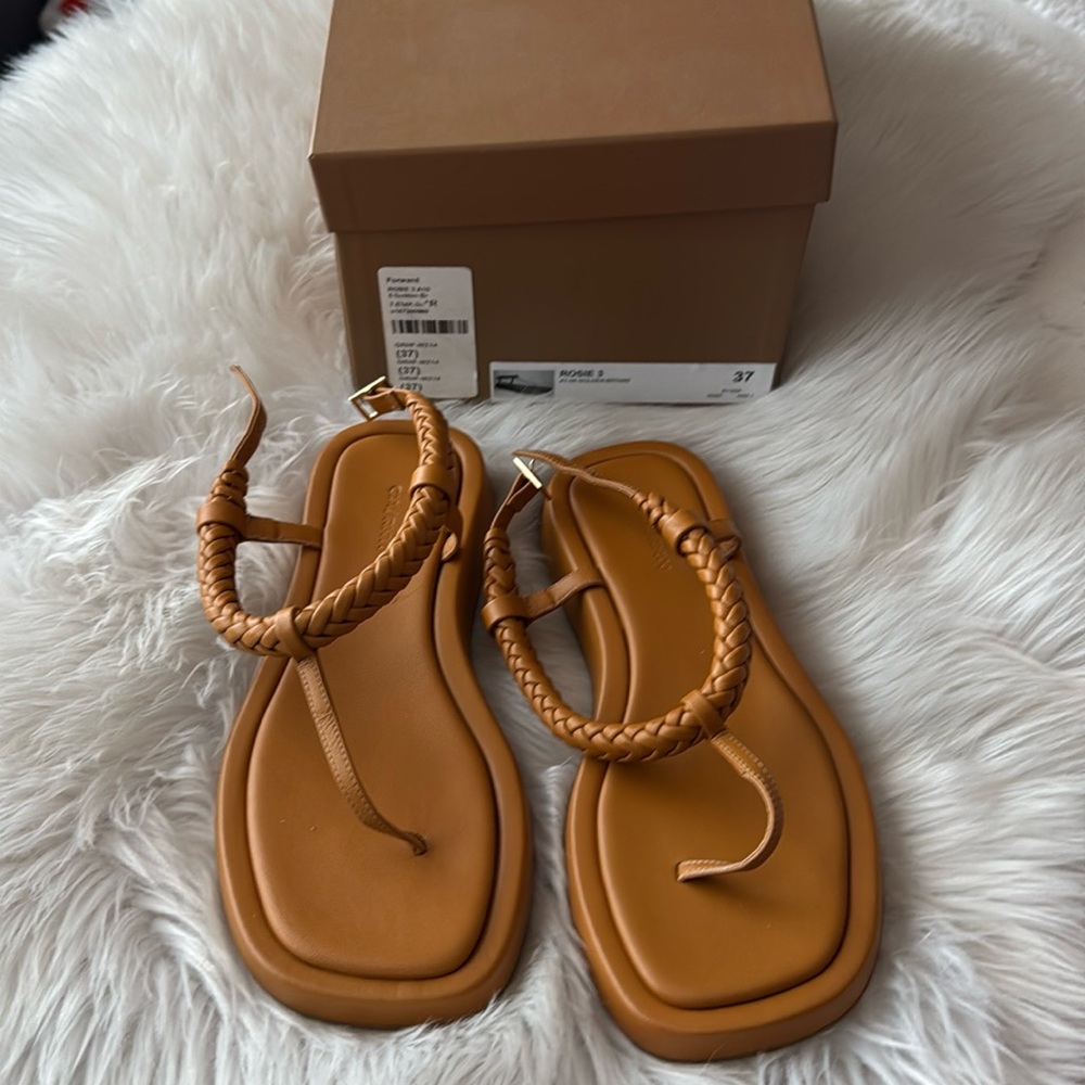 GIA/RHW flat thong sandals